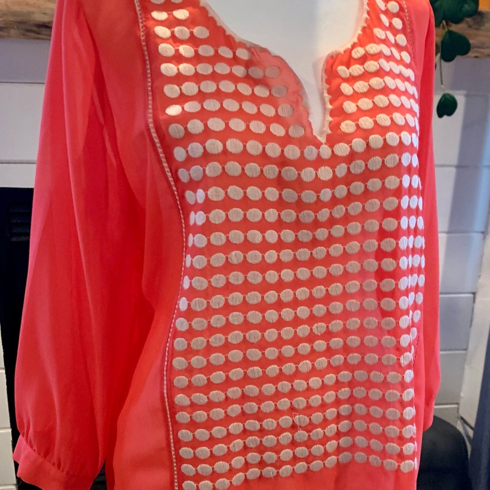 Size L Light weight blouse in a flattering shade of coral $ shipping discount!